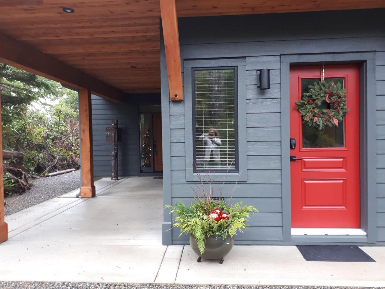 Odyssey Shores Guest Suite Ucluelet Exterior photo